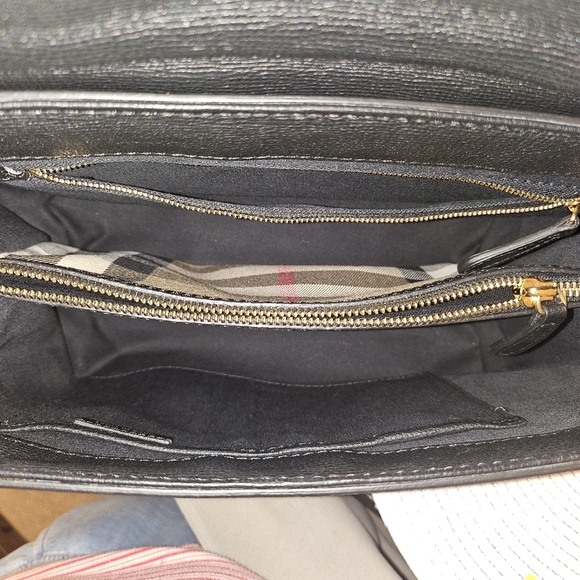 ✨ Burberry Black Leather & House Check 2-Way Shoulder/Crossbody Bag ✨ - Picture 11 of 15